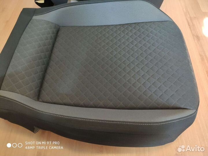 Обивка передних сидений Тигуан 2