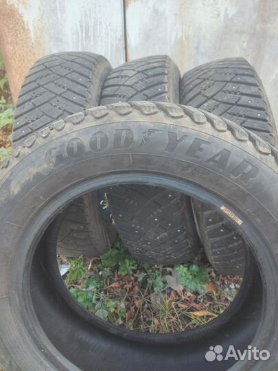 Goodyear UltraGrip Ice 185/65 R15 88H