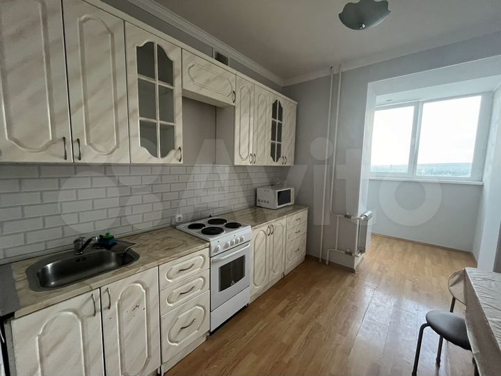 2-к. квартира, 60 м², 10/12 эт.