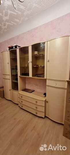 Мебель - стенка в гостинную