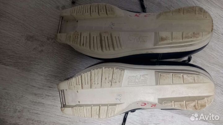 Лыжные ботинки детские 28 размер
