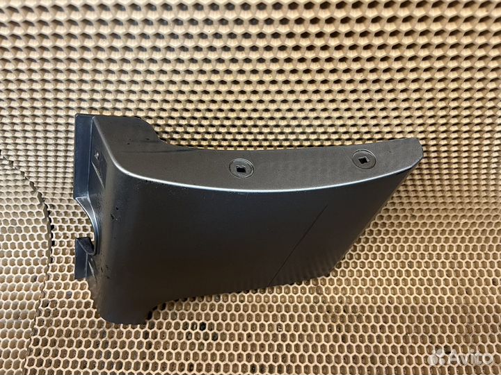 Накладка заднего правого крыла hyundai h1 2018