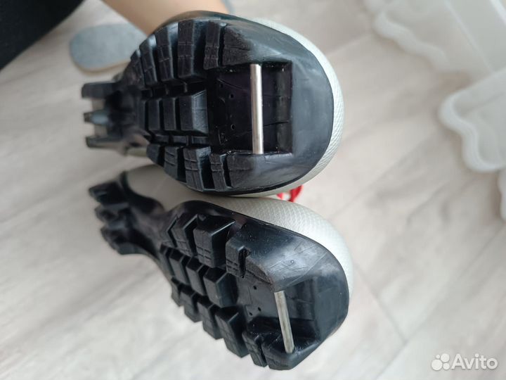 Лыжные ботинки размер 35