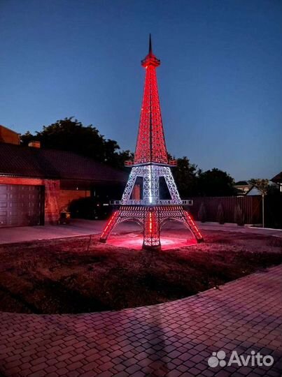Эйфелева башня высотой 3.1 метра
