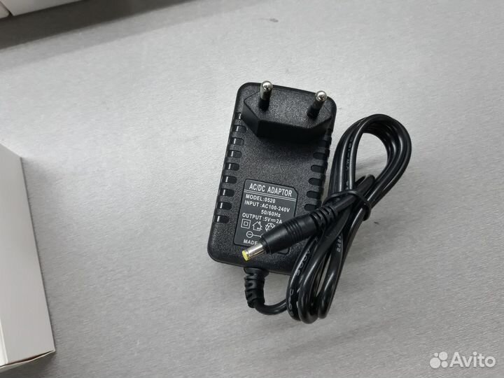 Блок питания 5V 2A 3.5x1.35 AC DC Adapter 0520