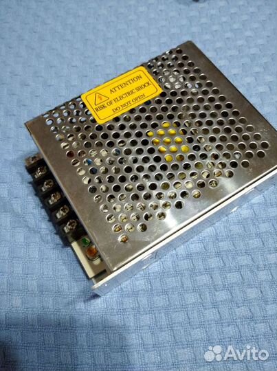 Источник питания 12V, 4.2A новый
