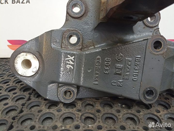 1643160 Кронштейн рессоры передней левый