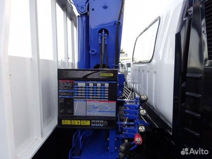 Isuzu Elf с КМУ, 2015