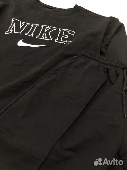 Спортивный костюм женский