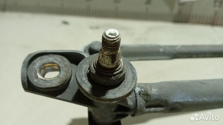 Трапеция стеклоочистителей с моторчиком