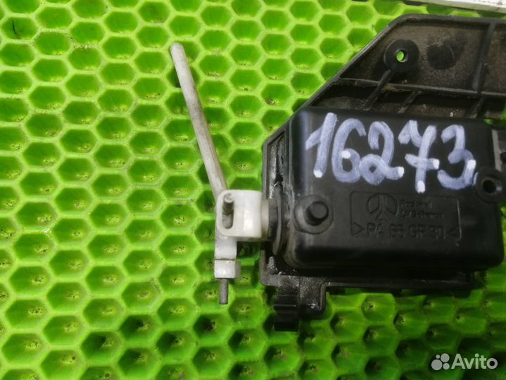 Активатор замка крышки бензобака Renault Megane 1