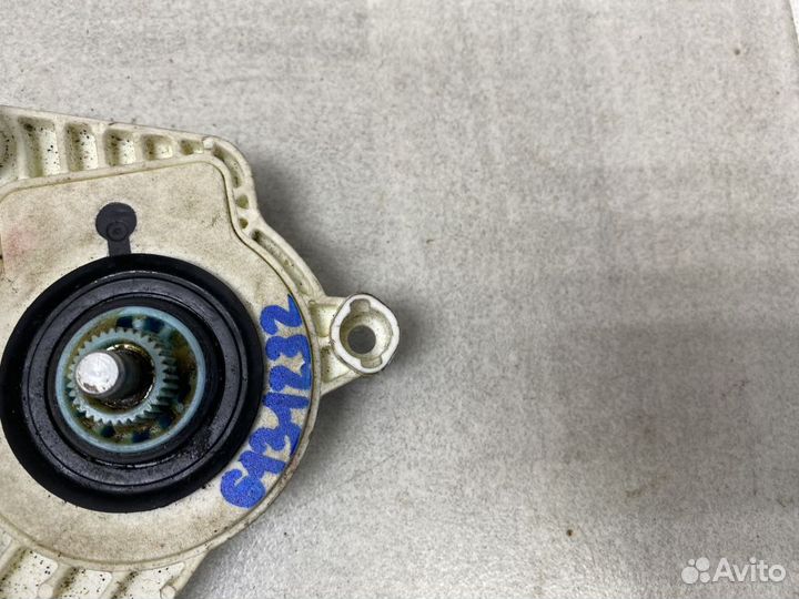 Моторчик переднего правого стеклоподъемника