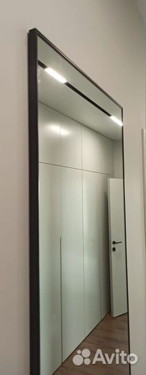 Зеркало в алюминиевой раме