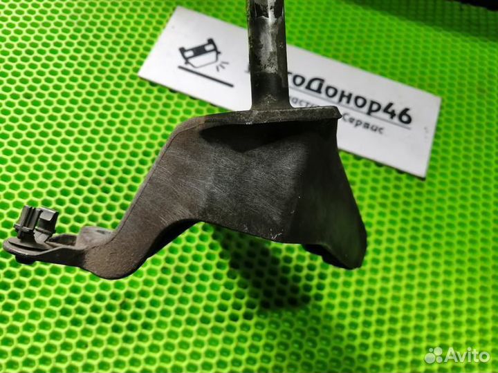 Кронштейн МКПП левый Nissan Tiida C11