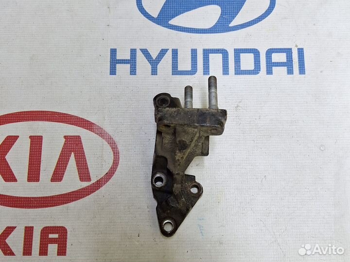 Кронштейн двс Kia Rio 2 JB