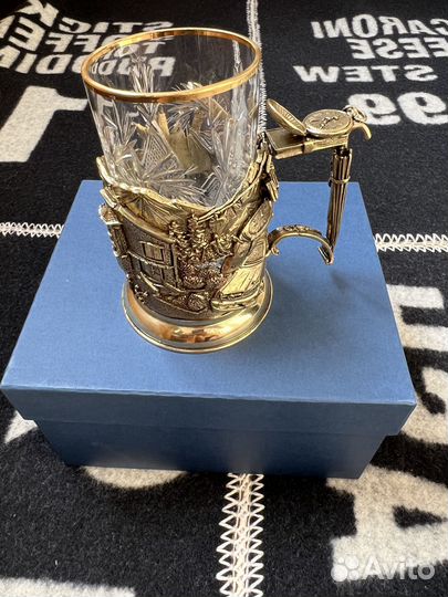 Подстаканник с бокалом