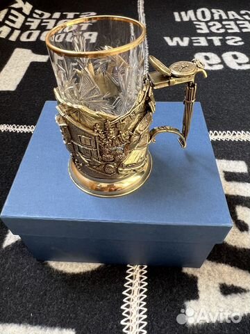 Подстаканник с бокалом