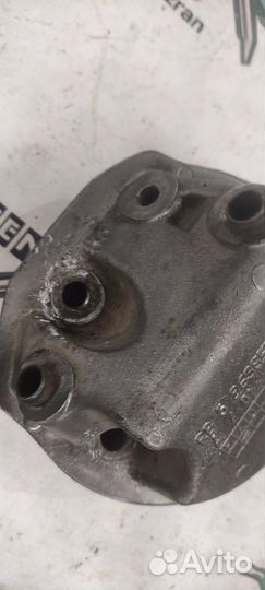 Кронштейн крепления двигателя Citroen Xsara