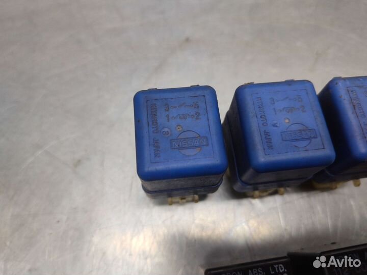 Реле Nissan Almera N15 1998 г.в