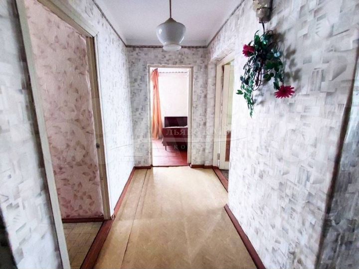 3-к. квартира, 70 м², 1/2 эт.