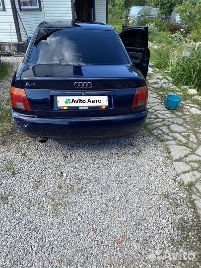 Audi A4 1.8 МТ, 1998, 305 000 км