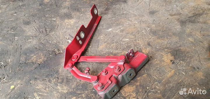 Петля капота левая Opel Astra J 2010-2017