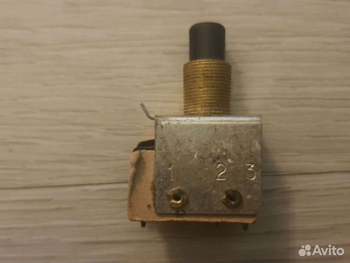 Кнопка переключения км1 1