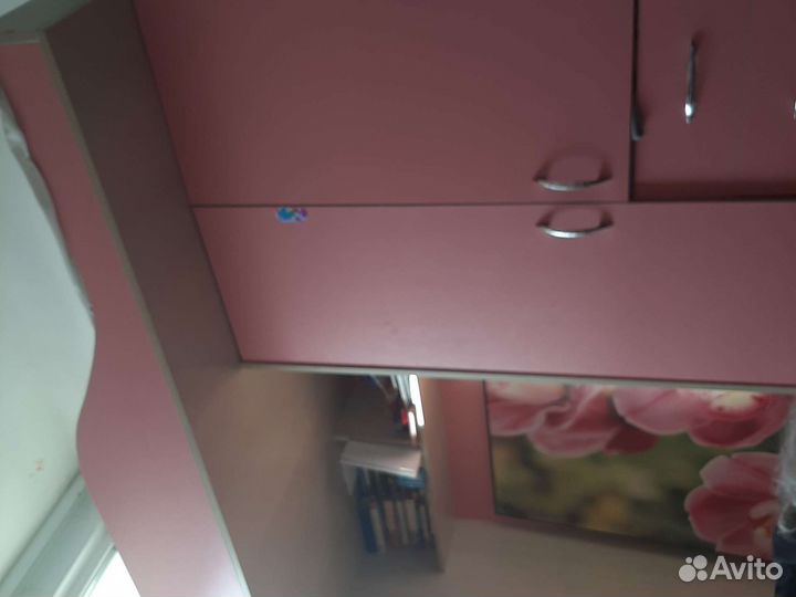 Стол,кровать,шкаф,матрас с чехлом