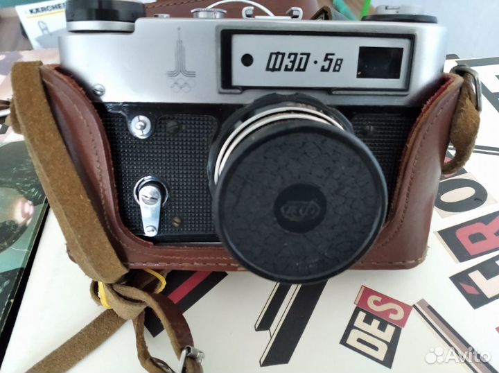 Фотоаппарат фэд-5В, экспонометр и фотовспышка