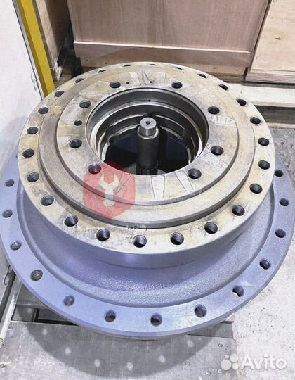 Редуктор хода PC300-8M0 207-27-00590