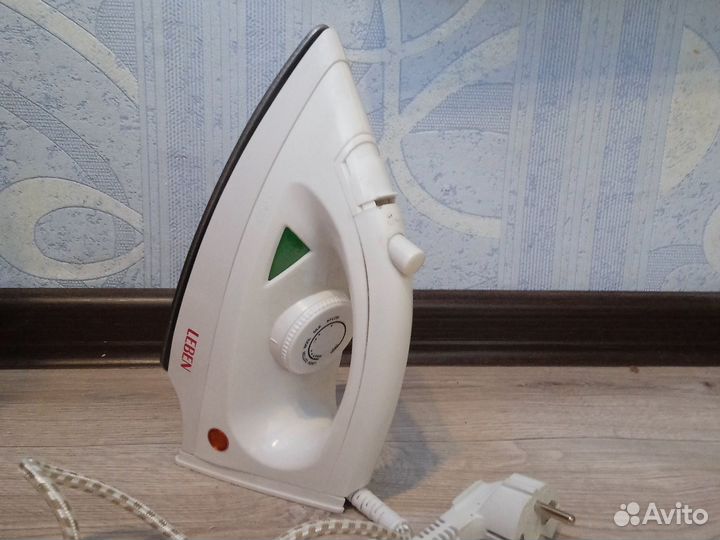 Утюг leben 1200вт