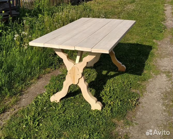 Набор резной мебели из дерева