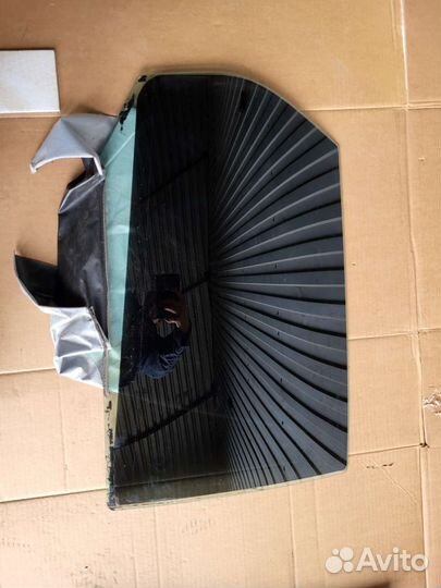 LADA vesta sw cross стекло задней правой двери