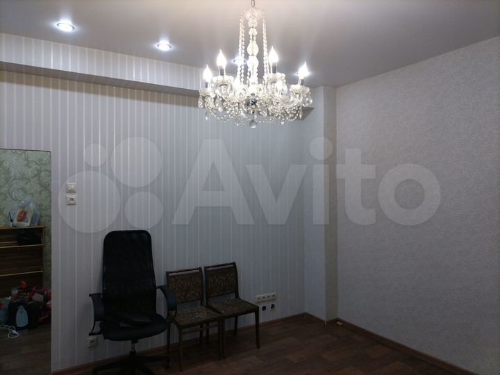 2-к. квартира, 60 м², 3/3 эт.