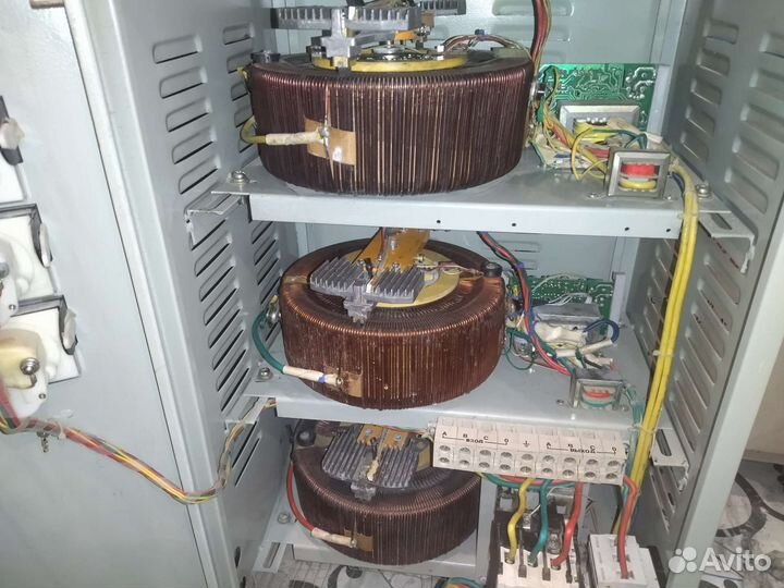 Стабилизатор Ресанта асн-30000/3-эм трëхфазный