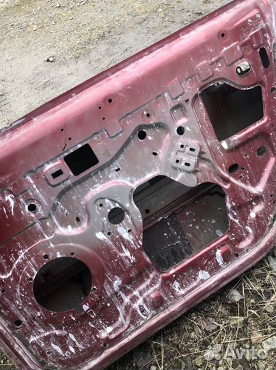 Дверь передняя правая renault logan 1