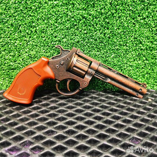 Металлический револьвер пугач пистоны