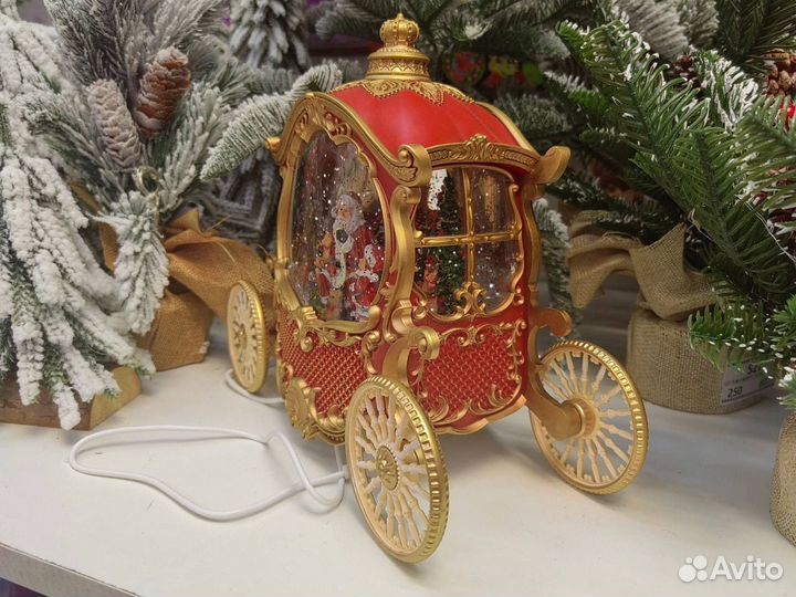 Новогодний музыкальный фонарь в виде кареты