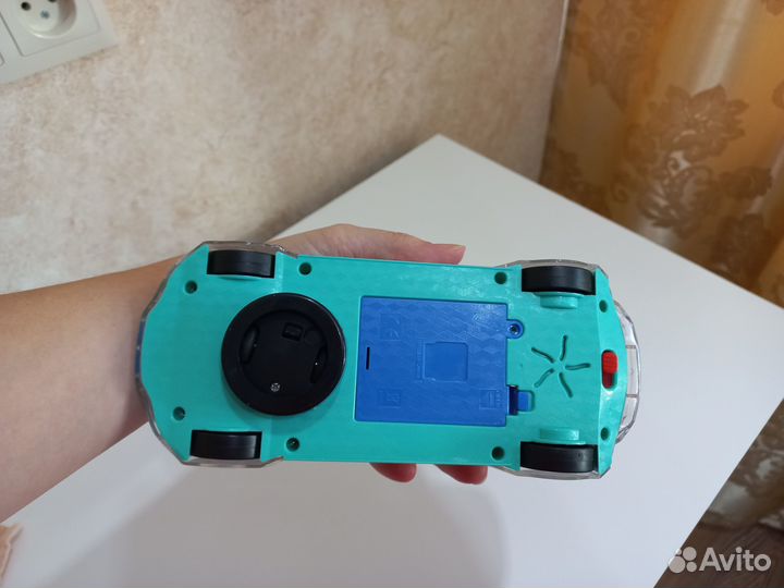 Машинка на батарейках