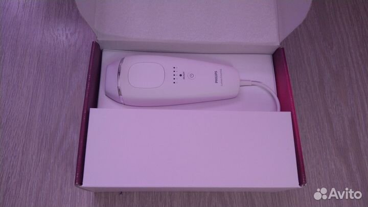 Фотоэпилятор Philips Lumea BRI863