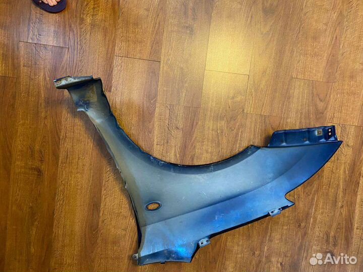 Крыло переднее правое Suzuki swift 3