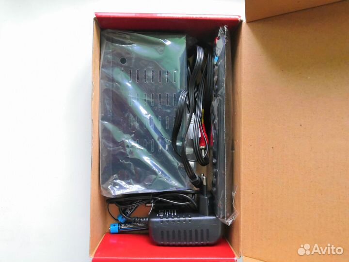 Цифровая приставка World Vision Foros Combo M