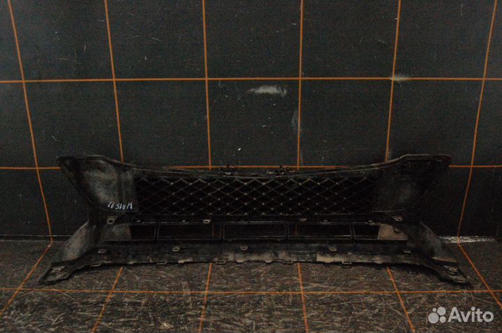 Mercedes-Benz GLK-X204-Решетка бампера переднего