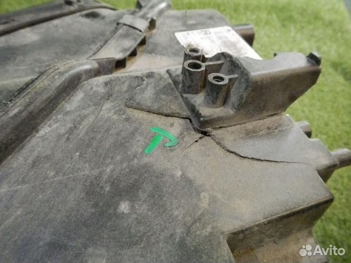 Фара правая Volkswagen Tiguan