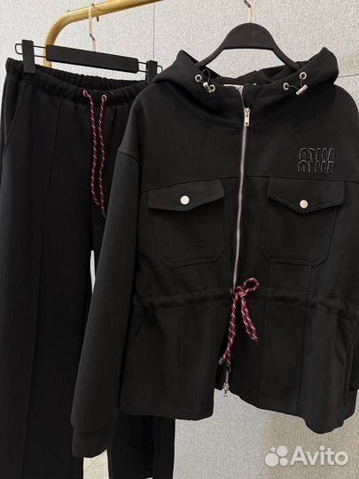 Крутой костюм Miu Miu