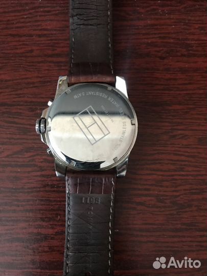 Часы Tommy Hilfiger