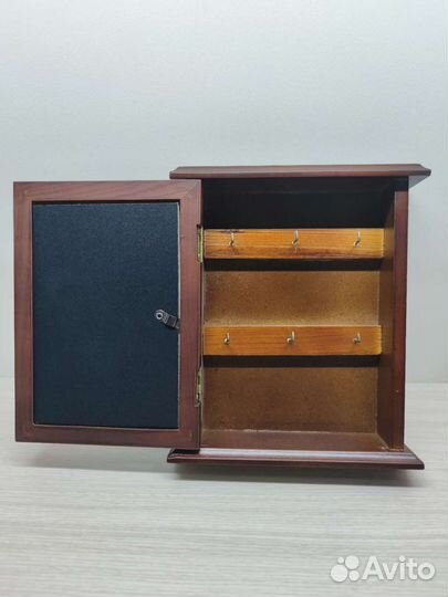 Ключница настенная из дерева