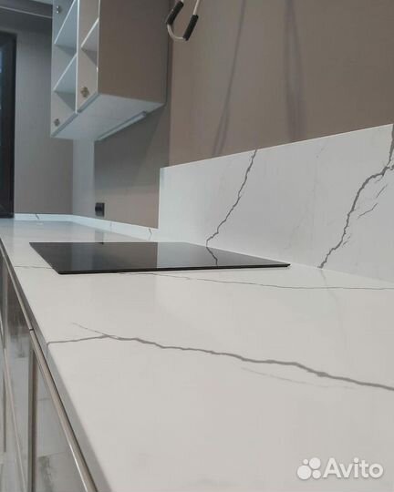 Столешница из камня кварцевый агломерат