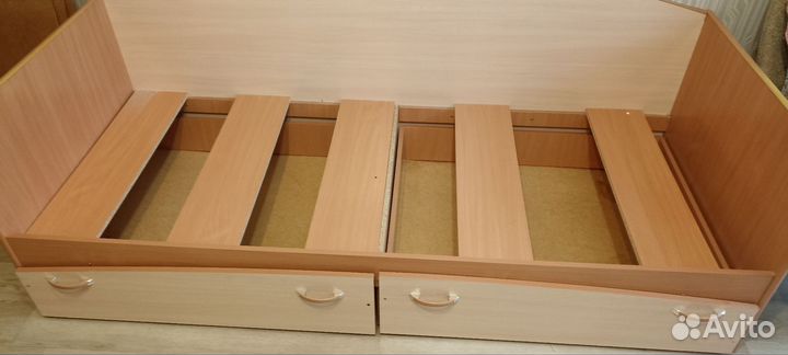 Кровать односпальная с матрасом бу