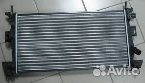 Радиатор охлаждения на модели Subaru